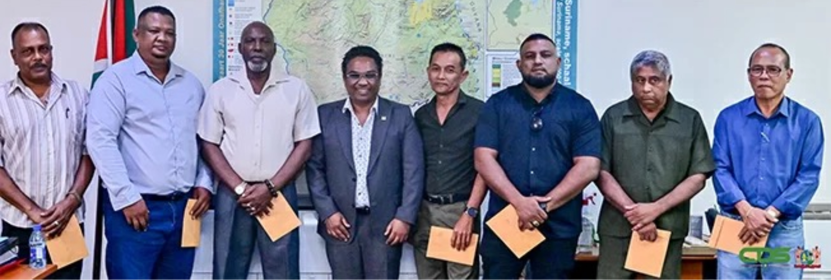 Politieke beloningen SURZWAM 2025- NV Suriname Zwaar Materieel (SURZWAM)