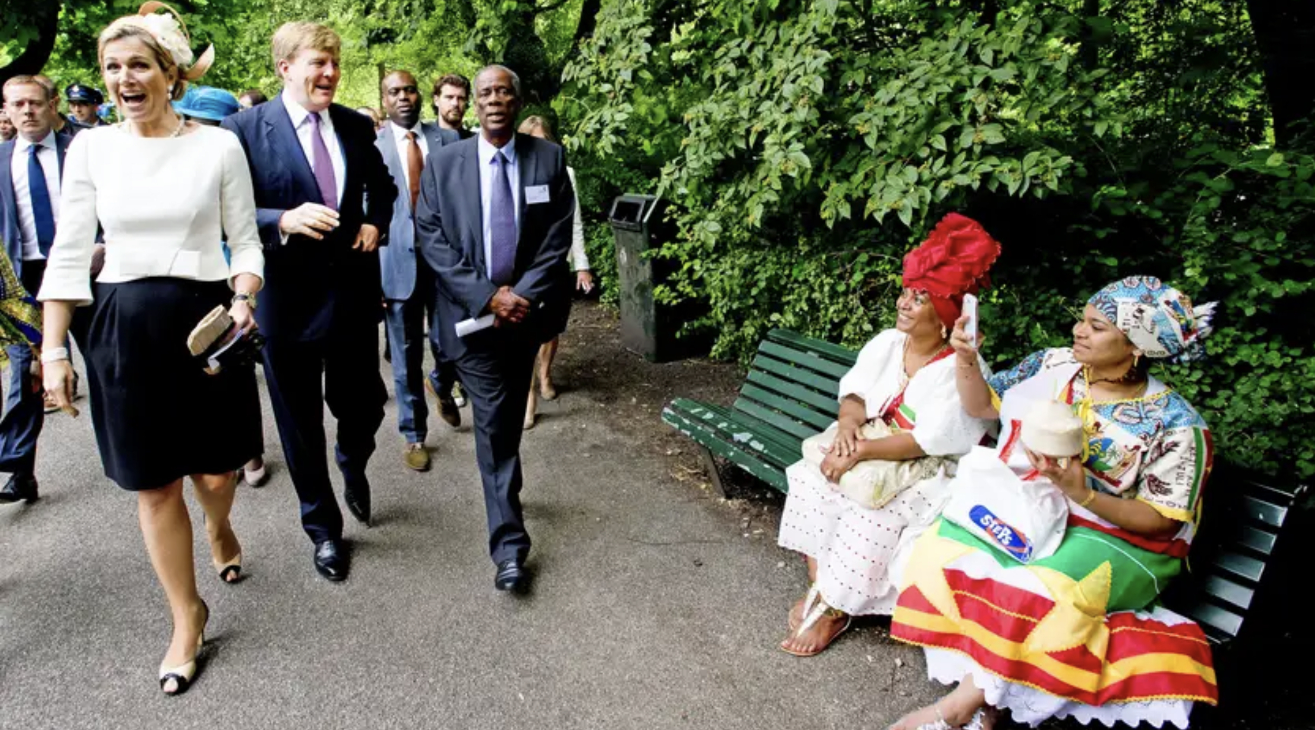 Ook in 2013 was Willem-Alexander bij de Nationale herdenking slavernijverleden, met zijn vrouw Máxima.Foto: ANP