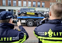 Bij de actie in Den Haag tegen criminele spookwoningen zijn ook voertuigen in beslag genomen.Ⓒ ANP
