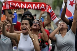 Demonstrators walk to the residence of president Laurentino Cortizo in Panama City, Panama, on July 14 2022 © Bienvenido Velasco/EPA/Shutterstock