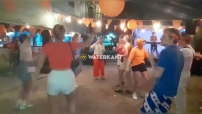 Embedded thumbnail for VIDEO: Nederlanders in Suriname vieren Koningsdag