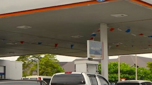 Lange rijen voor brood en olie, binnenkort in Suriname!