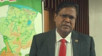 Embedded thumbnail for President Santokhi woont Inauguratie Guyanese president bij
