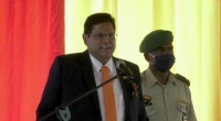 Embedded thumbnail for BEZOEK PRESIDENT SANTOKHI EN VICEPRESIDENT BRUNSWIJK AAN DISTRICT COMMEWIJNE