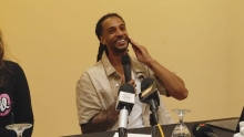 Jay Francis brengt familieverhalen en Surinaamse roots naar het podium
