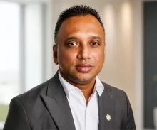 DSB benoemt Raveen Koelfat tot Chief Commercial Officer