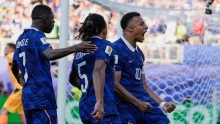 Mbappé schiet Frankrijk vanaf de stip langs Paraguay naar kwartfinale