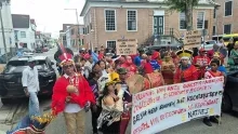 Inheemsen eisen grondenrechten en gerechtigheid tijdens protestmars