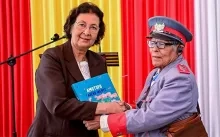 Dorpen presenteren visie op ontwikkeling en grondenrechten aan president