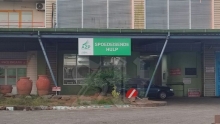 Agent van politie derde klasse gewond geraakt door eigen dienstwapen