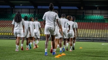 Bondscoach De Vries heeft vertrouwen in volledig lokale vrouwenselectie tegen Belize