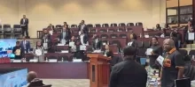 Oppositie legt Guyanees parlement stil na veerbootramp