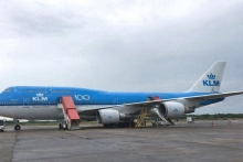 Olieoorlog en dure vliegtickets: wat betekent dit voor Suriname?