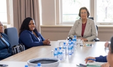 Rachel Pinas naast Faizel Baarn ook gelinkt aan meerdere functies op het Kabinet