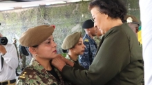 Boze militairen trekken aan de bel: ‘Ex-minister Benschop’ heeft gelobbyed voor de dames