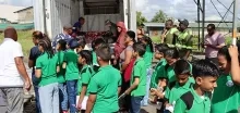 Kinderen leren over de gevolgen van illegale visserij