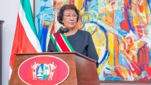 President Simons naar Caricom-top in Saint Lucia