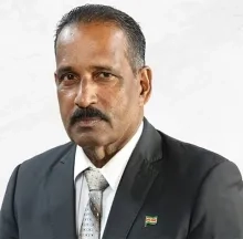 Jogi vraagt president opheldering over dienstreis minister Currie naar Ghana