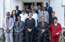 President Simons installeert Nationaal Ontwikkelingsplatform voor langetermijnontwikkeling Suriname
