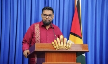 President Ali beweert dat familie Mohamed hem probeert te chanteren