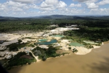 Frankrijk dringt aan op aanpak illegale goudwinning langs grens met Suriname