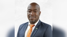 Van Samson: “Nooit meer een president die geen verantwoording wil afleggen.”