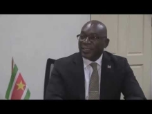 Embedded thumbnail for Minister Amoksi geeft aan hoe en waarom Asawini is uitgezet..