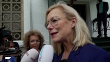 Embedded thumbnail for VICEPREMIER KAAG NAAR SURINAME OM TE PRATEN OVER EXCUSES SLAVERNIJVERLEDEN