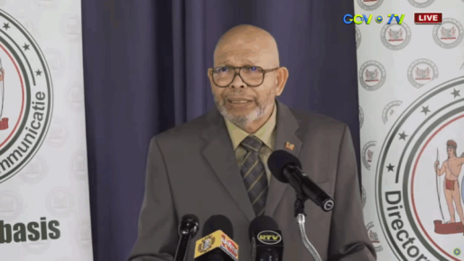 Currie waarschuwt: “Suriname moet minder afhankelijk worden van olie en gas”