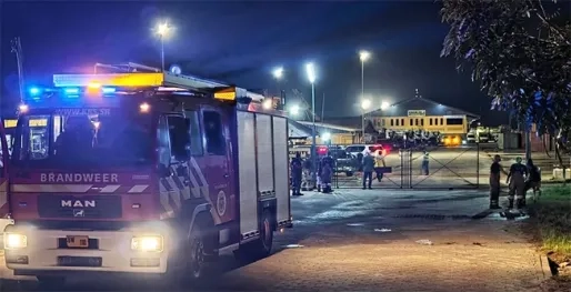 Brand bij loods met ammoniumnitraat aan Martin Luther Kingweg snel geblust