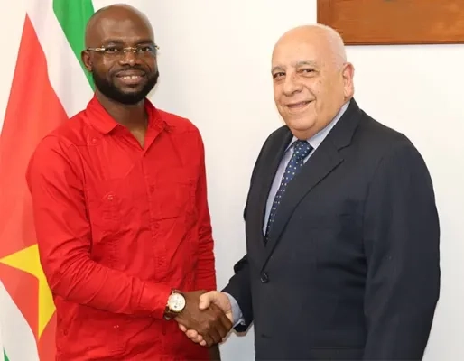 Overleg Suriname en Cuba over inzet artsen en veiligheid studenten