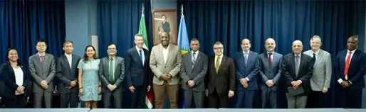 Bouva: Suriname vriend van allen, vijand van niemand