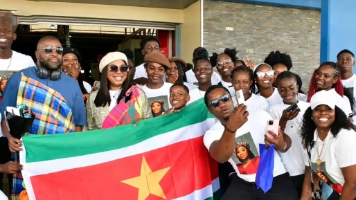Mercy Chinwo warm onthaald in Suriname