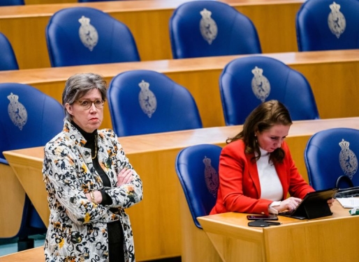 Joba van den Berg (CDA) en Fleur Agema (PVV) in de Tweede Kamer. Mede dankzij voorkeursstemmen is het aantal vrouwen in de Tweede Kamer ten opzichte van 2017 iets toegenomen.BEELD HOLLANDSE HOOGTE / ANP