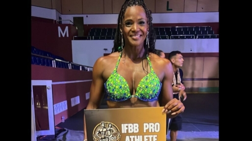 Bodybuildingmijlpaal: Vanessa Henry-Forster behaalt pro card