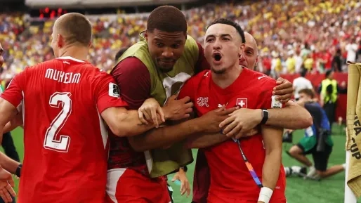 Zwitserland klopt Colombia na strafschoppen en bereikt WK-kwartfinale