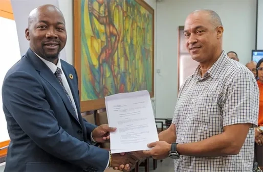 Linger president-commissaris EBS en Felicia Zerp CFO