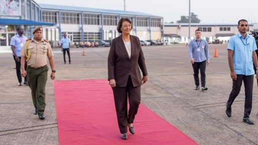 President Simons vertrokken naar 50ste Caricom-top in Saint Kitts en Nevis