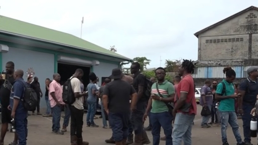 EBS-personeel legt werk neer na uitblijven overleg: bond in beraad na spoed-ALV