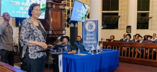 President roept universiteit op tot denkkracht en zelfbewustzijn