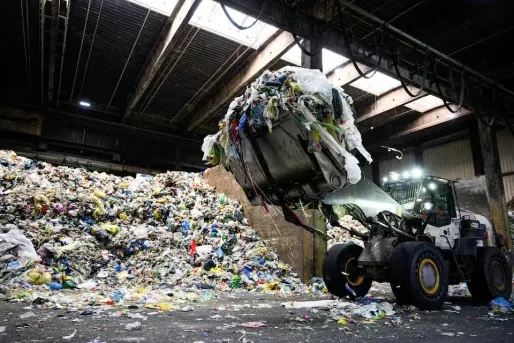 Onderhandelingen over plasticverdrag lopen uit; landen hopen op late doorbraak