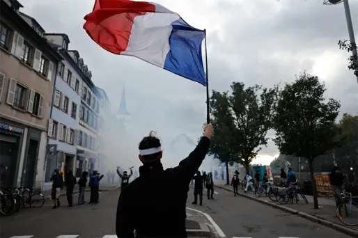 Honderdduizenden Fransen protesteren tegen hoge kosten en verslechterend onderwijs