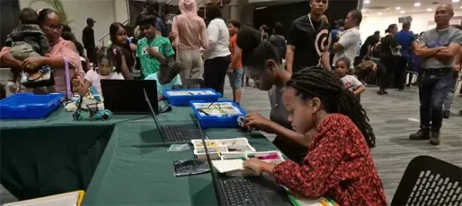 Eerste STEM-conventie laat kinderen spelend ontdekken hoe wetenschap werkt
