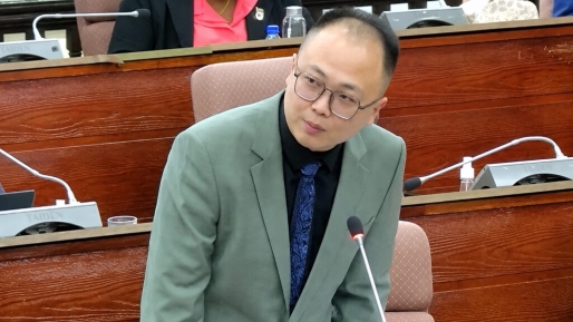 Wang vraagt uitleg over diplomakosten bij Miranda Lyceum