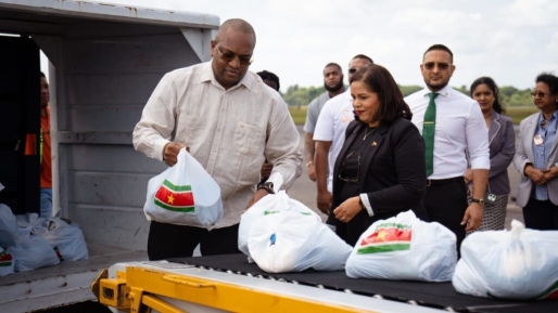 Suriname stuurt 1000 voedselpakketten naar aardbevingsslachtoffers Venezuela