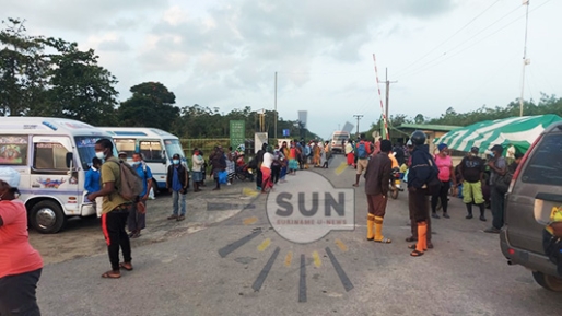 Protest van werknemers van FAI Jarikaba afgelopen maandag