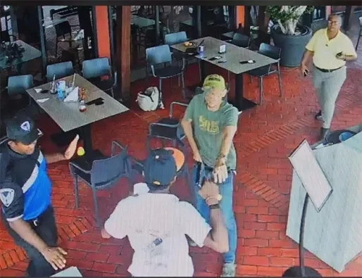 Man aangehouden na dreiging met 'vuurwapen' op terras horecagelegenheid