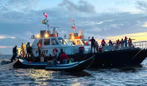 Een telefoontje is geen boot: Frankrijk stuurde duikers, Trinidad stuurde schepen — Suriname stuurde medeleven