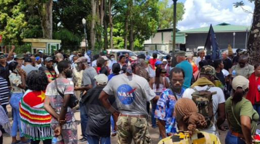 Ook vandaag worden de protestactie tegen het beleid van de regering-Santokhi voortgezet. Foto: Suriname Herald