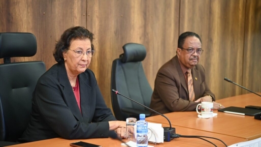 Ramautarsing: ook deze regering leeft op krediet